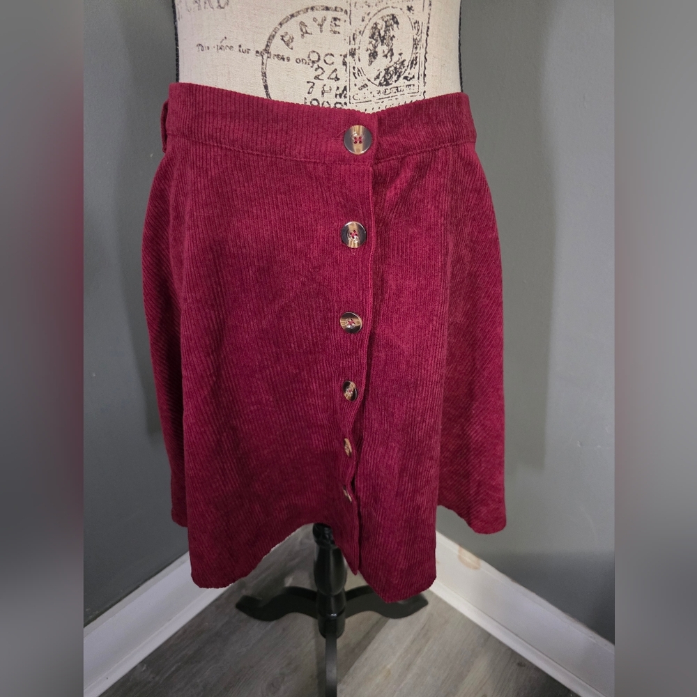Chic Burgundy Button-Front A-Line Skirt